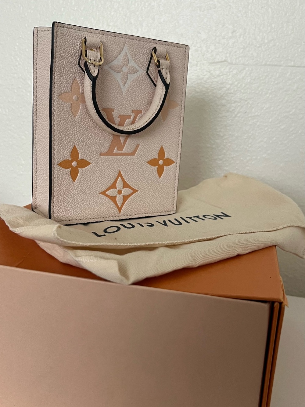 Louis Vuitton Small Monogram Tote in Cream, Tan and Gold - Picture 2 of 10